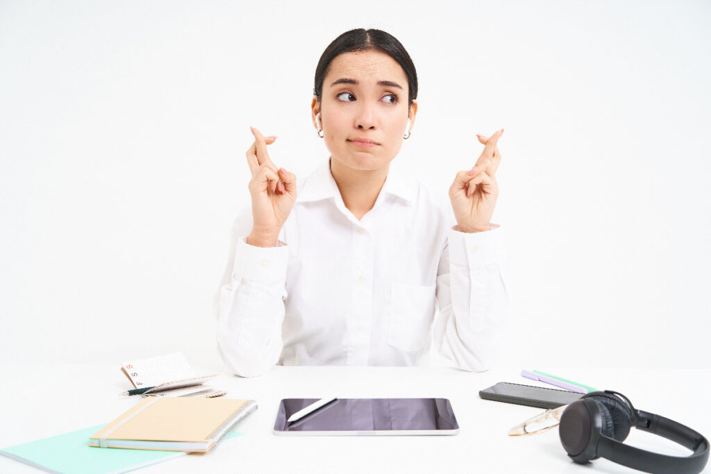 障害年金の等級判定は誰が決める?
